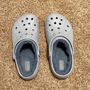 CROCS Kids Light Blue Fuzzy Lined Size J2